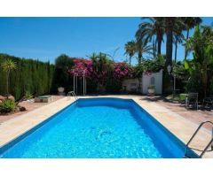 Villa de Lujo en Venta en Alhaurín de la Torre, Málaga