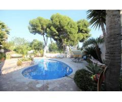Villa en Venta en Torremolinos, Málaga