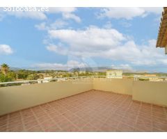 ¡Oportunidad! Chalet Adosado en LAlfàs del Pi para Reformar, a 5 km de la Playa