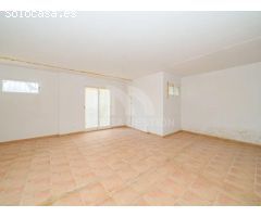 ¡Oportunidad! Chalet Adosado en LAlfàs del Pi para Reformar, a 5 km de la Playa