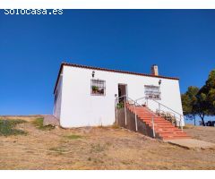FINCA DE 2 HECTAREAS CON VIVIENDA, 3 DORMITORIOS, 2 BAÑOS, AGUA DE RED , LUZ, BUEN ACCESO Y VISTAS