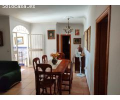 FINCA DE 2 HECTAREAS CON VIVIENDA, 3 DORMITORIOS, 2 BAÑOS, AGUA DE RED , LUZ, BUEN ACCESO Y VISTAS