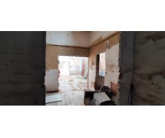 OPORTUNIDAD CASA PARA REFORMAR CERCA DE LA AVENIDA