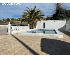 SE VENDE CHALET CON DOS VIVIENDAS EN ELCHE, URBANIZACIÓN MONTESOL