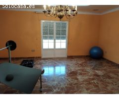 SE VENDE CHALET EN ZONA NORTE