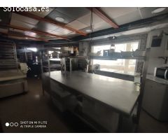 SE TRASPASA NEGOCIO DE PANADERIA-PASTELERIA.