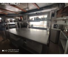 SE TRASPASA NEGOCIO DE PANADERIA-PASTELERIA.