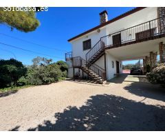 CASA CON TERRENO Y PISCINA