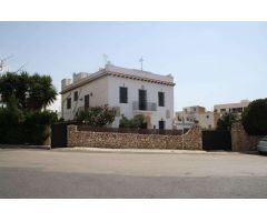 Casa con encanto de 428m2, en zona tranquila de La Ràpita.