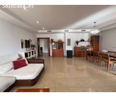 ESPECTACULAR CASA CON PISCINA
