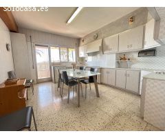 Piso 4 habitaciones y dos baños