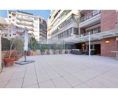 Preciosa planta baja con terraza de 100 m2