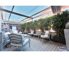 Preciosa planta baja perfecto estado con pk con terraza de 50 m2