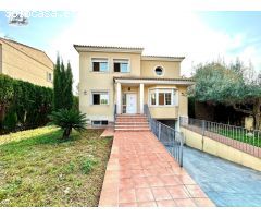 Chalet en Venta en LEliana, Valencia