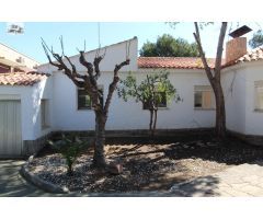 Alquiler de chalet independiente de una planta en la Eliana