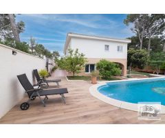Chalet con apartamento privado y piscina en Entrepinos,  La Eliana