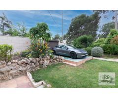 Chalet con apartamento privado y piscina en Entrepinos,  La Eliana
