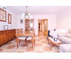 Casa de pueblo en el centro de La Pobla de Vallbona con 5 habitaciones y terrazas