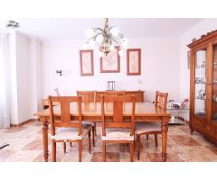 Casa de pueblo en el centro de La Pobla de Vallbona con 5 habitaciones y terrazas