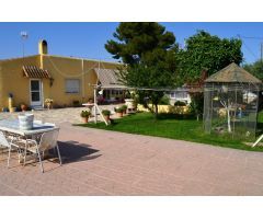 CHALET CON PISNA ZONA CAMPILLO