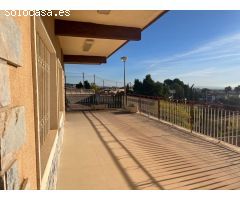 CHALET EN PARTIDA SAN ANTONIO DE LA FLORIDA. Precio 390.000-€ negociable.