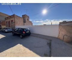 DOS SOLARES EDIFICABLES DE 303M2, FACHADA A DOS CALLES CON VISTAS AL CALVARIO.