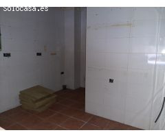 Local comercial en alquiler. Alzira