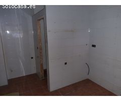 Local comercial en alquiler. Alzira