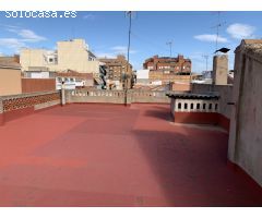 Casa chaflán con muchas posibilidades en venta en Carcaixent.