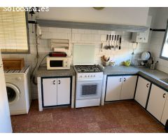 Casa chaflán con muchas posibilidades en venta en Carcaixent.