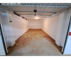 CABINA CERRADA EN VENTA. GARAJE COMUNITARIO