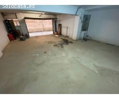 Garaje cerrado en zona Plaza del Reino-Comisaría