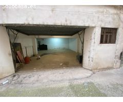 Garaje cerrado en zona Plaza del Reino-Comisaría