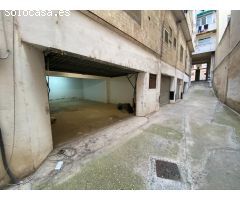 Garaje cerrado en zona Plaza del Reino-Comisaría