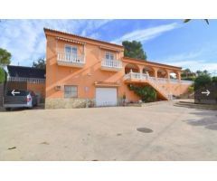 Excelente chalet en venta en Carrer Comerç