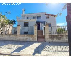 Encantadora casa de dos plantas en Riola