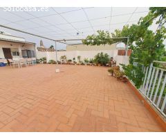 Gran casa en Carcaixent, con terraza, jardín y garaje para 10 coches!