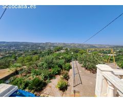 Se vende chalet con impresionantes vistas y una hectárea de terreno en la Barraca de Aigues Vives