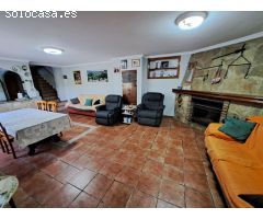 Se vende chalet con impresionantes vistas y una hectárea de terreno en la Barraca de Aigues Vives