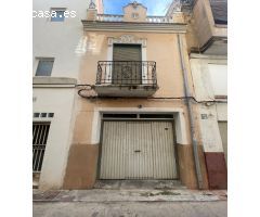 SE VENDE CASA PARA REFORMAR