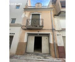 SE VENDE CASA PARA REFORMAR