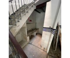 SE VENDE CASA PARA REFORMAR