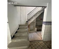 SE VENDE CASA PARA REFORMAR