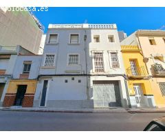 CASA EN VENTA MUY CÉNTRICA
