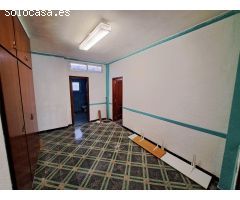 CASA EN VENTA MUY CÉNTRICA