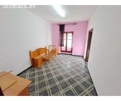 CASA EN VENTA MUY CÉNTRICA