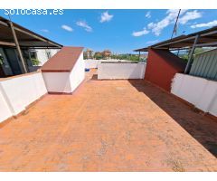 ¡Oportunidad única en Carcaixent, casa en venta zona Quatre Camins!