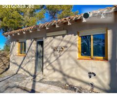 Vivienda de uso residencial con agua y luz, en el valle de Aitana.