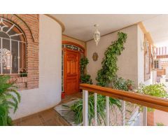 Oportunidad Única! Amplia Vivienda en Peligros