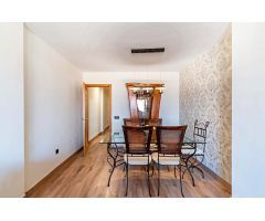 PISO DE 3 DORMITORIOS, 2 BAÑOS, PISCINA Y GARAJE